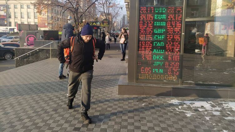 Сегодня спрос на валюту был небольшим. Фото: Страна