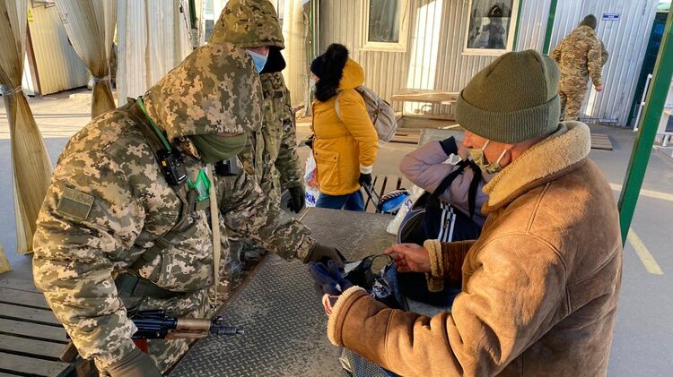 В зоне ООС среди военных часто происходят непозволительные вещи, фото: facebook.com/pressjfo.news