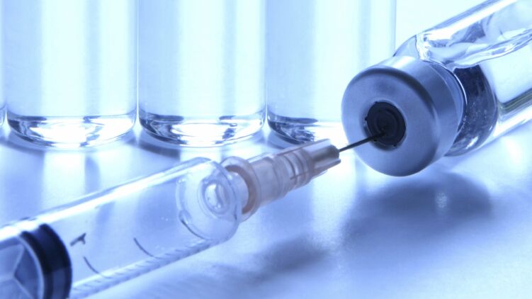 В конце 2020 года Зеленский подписал закон о клинических испытаниях и ускоренной регистрации  вакцин в Украине. Фото из открытых источников