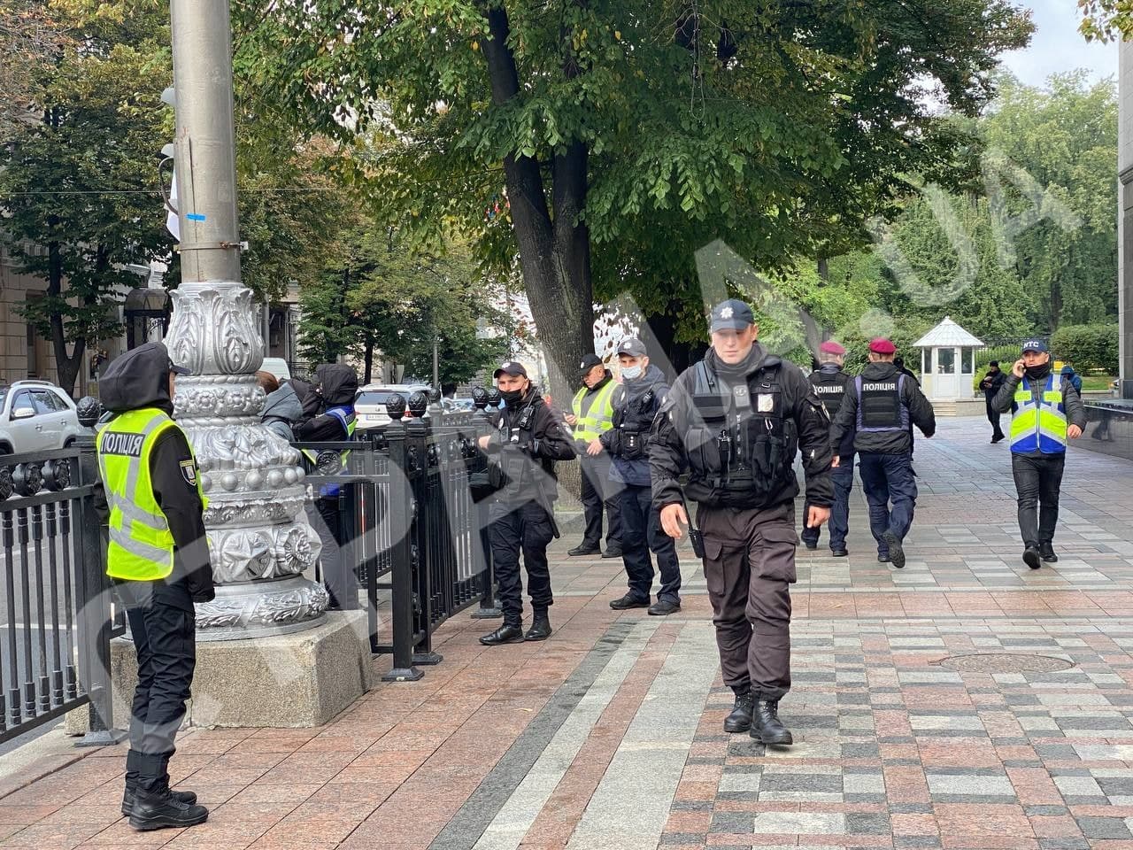 в Киеве возле здания Верховной Рады запланированы протесты. Фото: "Страна"